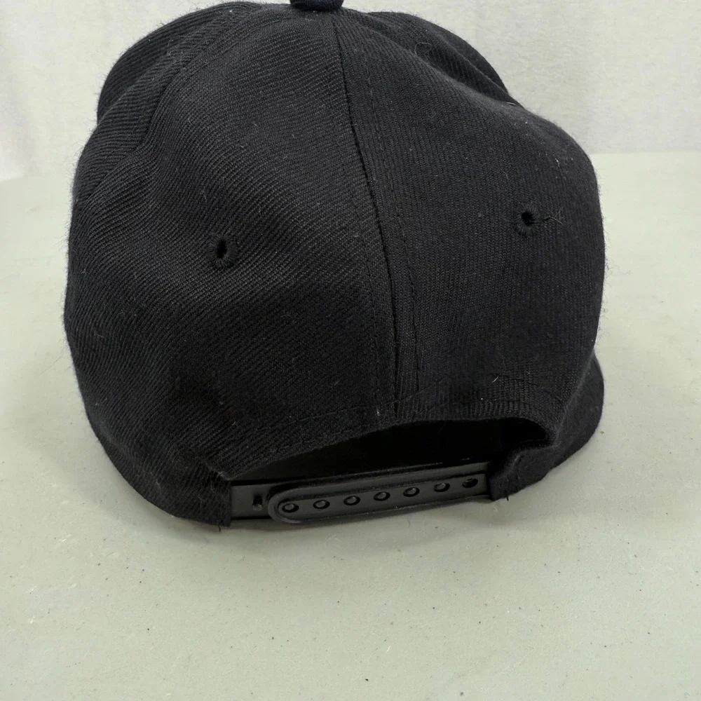 Snap-on Tools‎ Black Adjustable Hat Red Embroidered Logo Baseball Cap